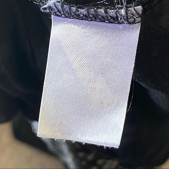 Lola & Sophie Long Sleeve Zipper V-neck Blouse Top, size Medium - Picture 11 of 12